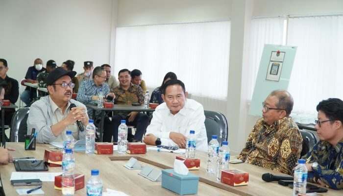 Menteri PPN Tinjau Kawasan Industri Pantura di Lamongan, Dorong Investasi dan Infrastruktur
