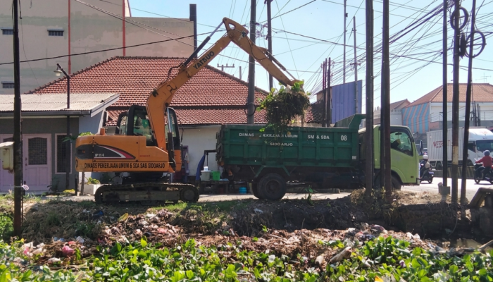Manfaatkan Musim Kemarau, Pemkab Sidoarjo Kebut Normalisasi Sungai untuk Cegah Banjir