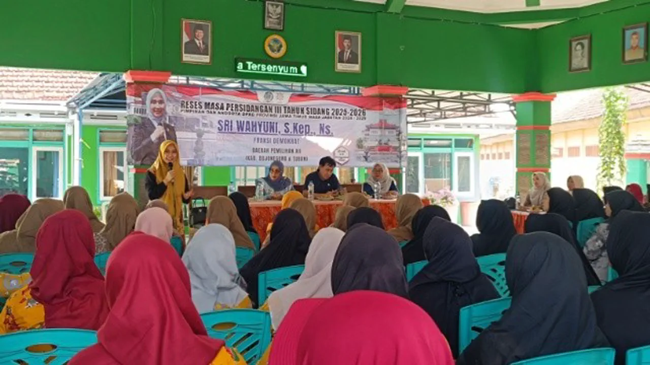 Wakil Ketua DPRD Jatim Sri Wahyuni