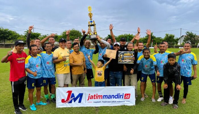 Gresik Selection Juara Turnamen Fun Game U-50 Seduluran Driyorejo 2026, Yusuf Ekodono Antar Tim Raih Gelar