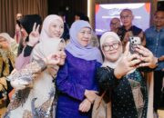 Perkuat Jejaring Alumni Global, Khofifah Ajak IKA UNAIR Riau Jadikan Jatim ‘Rumah Belajar Bersama’