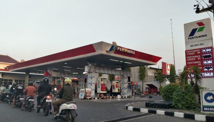 Antrean BBM Mengular di SPBU Pertamina Surabaya, Ini Penyebabnya