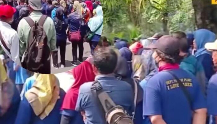 Alun-Alun Nganjuk Membiru, Ratusan Buruh PT Jaya Kertas Turun Jalan Tuntut Hak Ketenagakerjaan