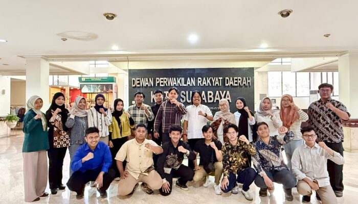 Buka Pintu Parlemen untuk Gen Z, Budi Leksono Apresiasi Sikap Kritis Mahasiswa Surabaya