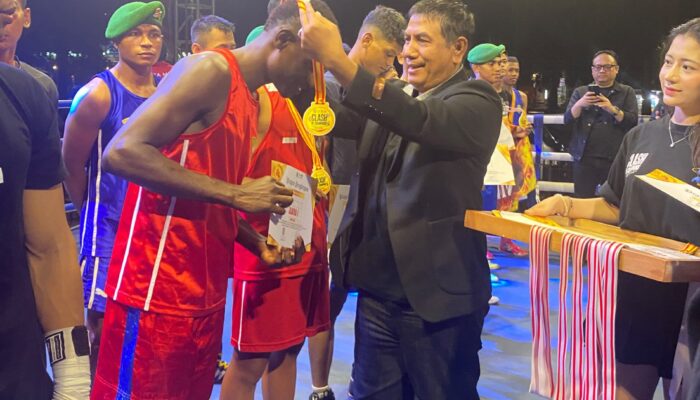 Tampil Sempurna, Dua Petinju Kabupaten Kediri Sabet Emas di Piala Wali Kota Madiun 2026