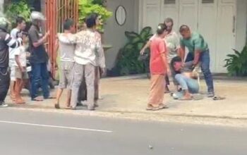 Kepergok Gasak Motor Pelayat di Mojokerto, Satu Pelaku Babak Belur Dihakimi Massa