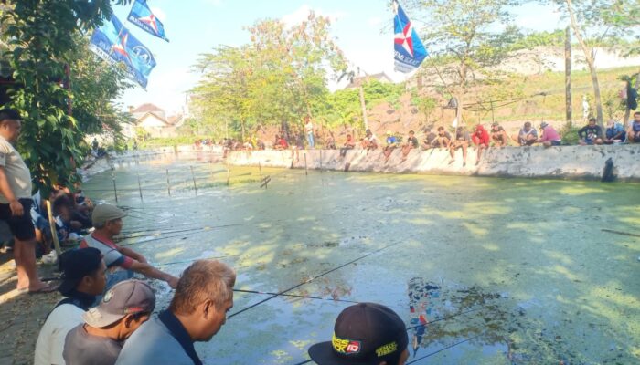 Mancing Bareng Demokrat Kota Blitar, Ratusan Warga Antusias