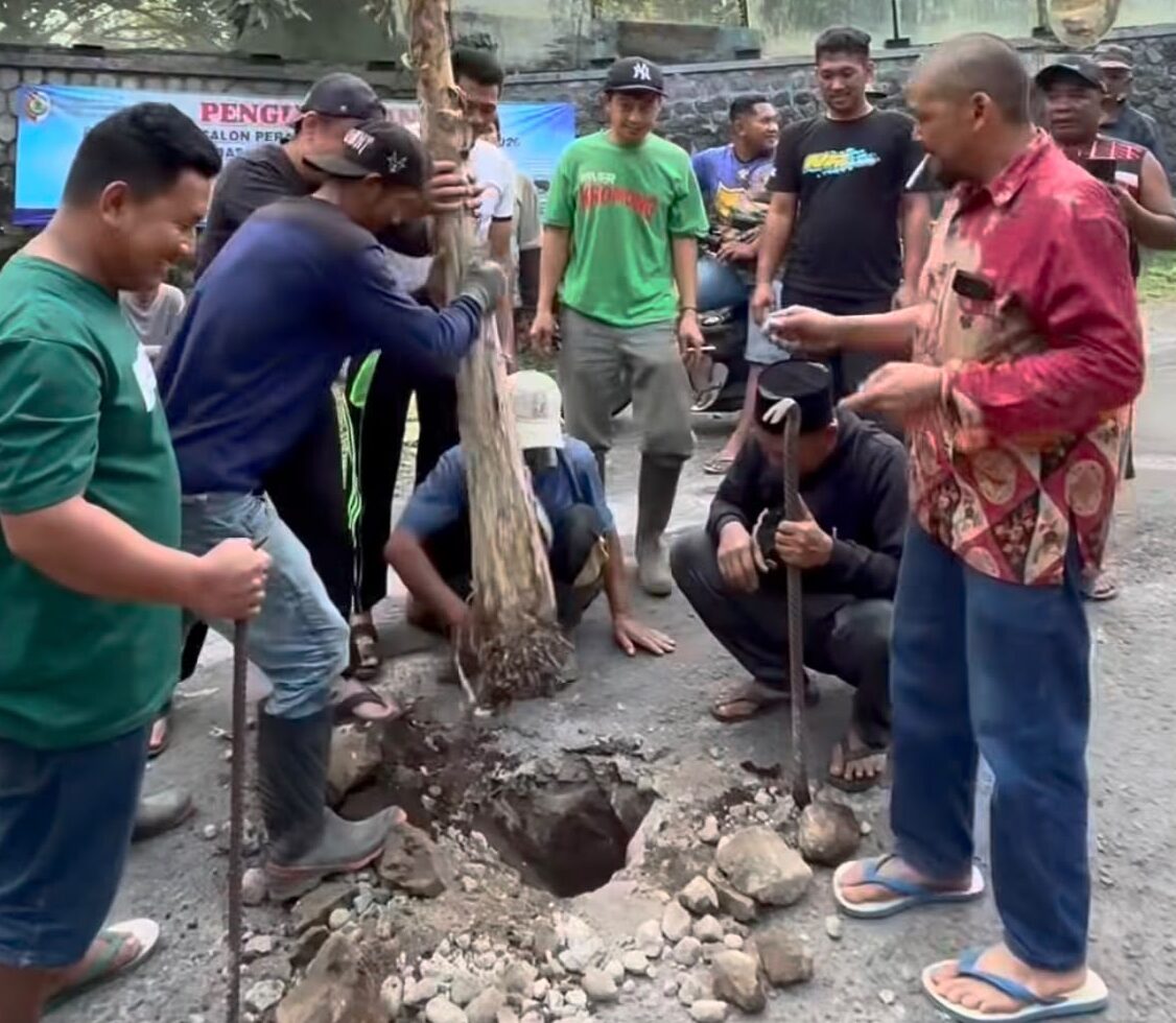 Jalan rusak