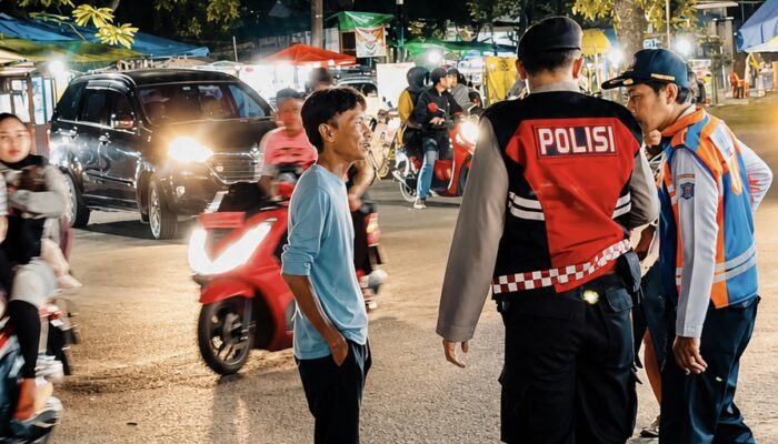 Pemkot Surabaya dan Satgas Anti Premanisme Tertibkan Jukir Liar di Manukan, Pelaku Pungli PKL Diperingatkan