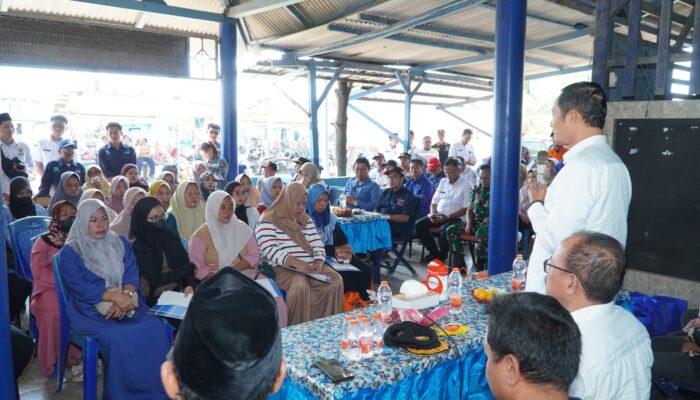 Bupati Lamongan Usahakan Pencarian dan Serahkan Bantuan Bagi Keluarga Korban KMN Entok