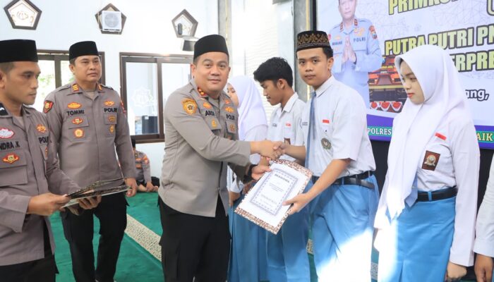 Primkoppol Polres Jombang Kucurkan Beasiswa Bagi 29 Putra-Putri Personel Berprestasi
