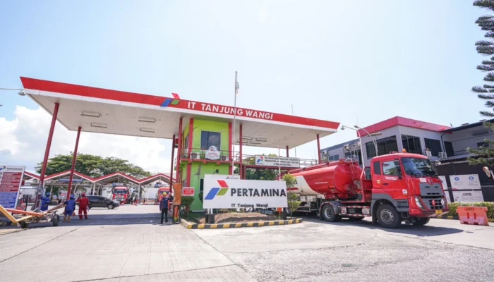Pastikan Keandalan Energi Ujung Timur Jawa, Komut Pertamina Mochamad Iriawan Inspeksi SPBU dan Terminal Tanjung Wangi