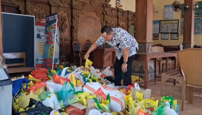 Ratusan Minyakita Bantuan Pemerintah di Jepara Dikembalikan Warga, Diduga Berbau Solar