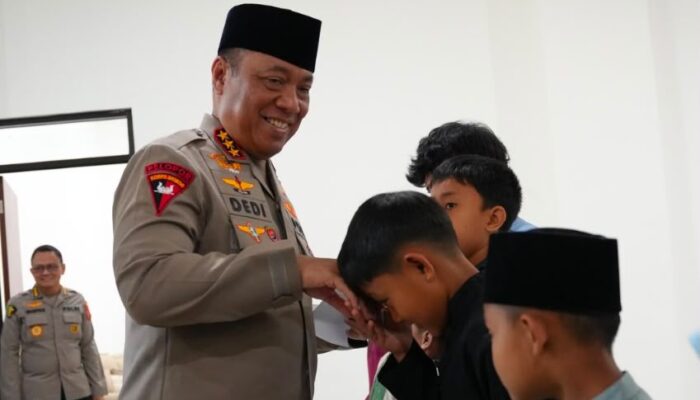 Wakapolri Resmikan Revitalisasi Masjid Panggilan Sujud, Santuni 25 Anak Yatim di Hari Bhayangkara ke-80