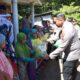 Hari Bhayangkara ke-80, Polres Bondowoso Bagikan Beras Gratis untuk Warga Desa Curahpoh