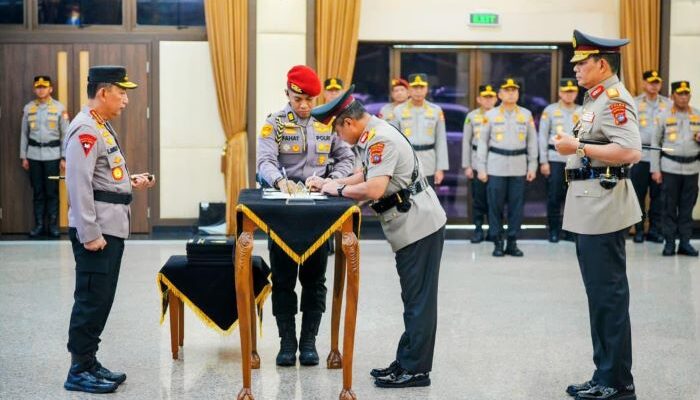 Kapolri Pimpin Sertijab Enam Kapolda, Perkuat Regenerasi dan Kinerja Polri