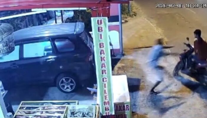 Nyamar Jadi Pengamen, Pencuri Motor di Pacet Mojokerto Ditangkap dan Diamuk Massa