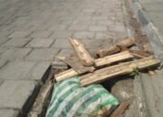 Pencurian Besi Penutup Drainase Marak, Kawasan Kota Pusaka Lasem Rusak dan Membahayakan Pengendara