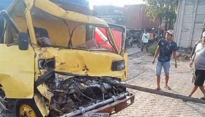 Kecelakaan Beruntun di Tambak Osowilangun Surabaya, Tiga Kendaraan Terlibat Satu Sopir Patah Tulang