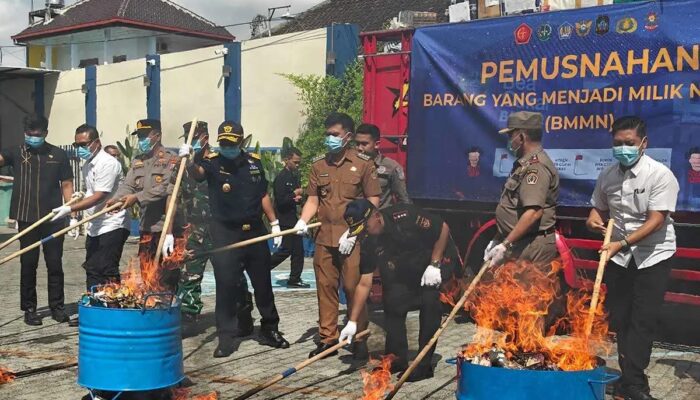 Blitar Jadi Titik Krusial Perlintasan Rokok Ilegal, Pengawasan Distribusi Diperkuat