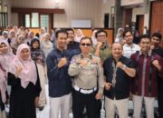 Satlantas Polres Gresik Edukasi Guru SD Muhammadiyah 1 Gresik tentang Keselamatan Berlalu Lintas