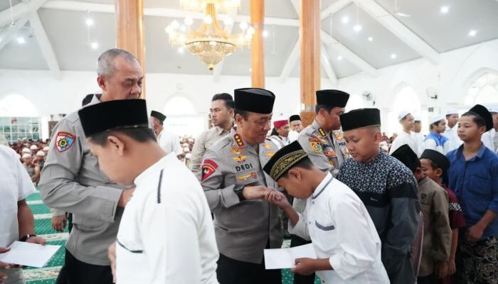 Hari Bhayangkara ke-80, Wakapolri Tanamkan Kepedulian Sosial kepada Taruna Akpol melalui Santunan 80 Anak Yatim