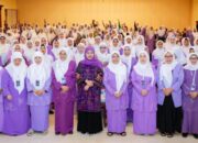Khofifah Ajak Daiyah Muslimat NU Jatim Berhijrah ke Dakwah Digital