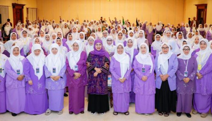 Khofifah Ajak Daiyah Muslimat NU Jatim Berhijrah ke Dakwah Digital