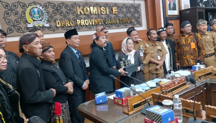 Kartu Aksara Jawa Didorong Masuk Sekolah