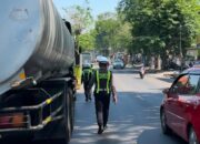 Puluhan Truk Angkutan Barang Ditilang di Mojosari