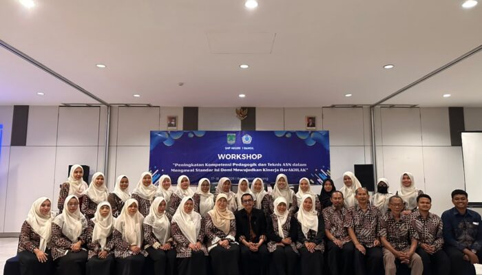 Guru dan Tendik SMPN 1 Bangil Ikuti Penguatan Kompetensi