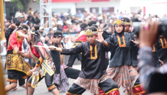 Pencak Silat Banyuwangi Meriahkan Pembukaan Banyuwangi Ethno Carnival 2026, Angkat Semangat Budaya Blambangan