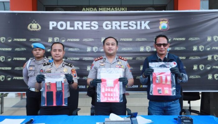 Polres Gresik Tangkap Dua Kurir Sabu, Modus Sistem Ranjau Terbongkar
