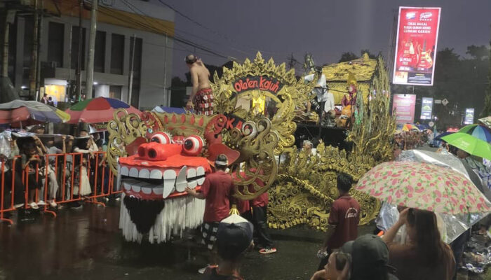 Penonton JFC 2026 Tetap Antusias Meski Diguyur Hujan