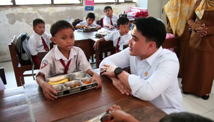 DPRD Jatim Kawal MBG 305 Siswa di Surabaya, Minta Tak Ada Klasterisasi