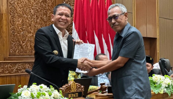 DPRD Bojonegoro Tetapkan Dua Perda Baru, Fraksi Golkar Minta Diimplementasikan Secara Terukur