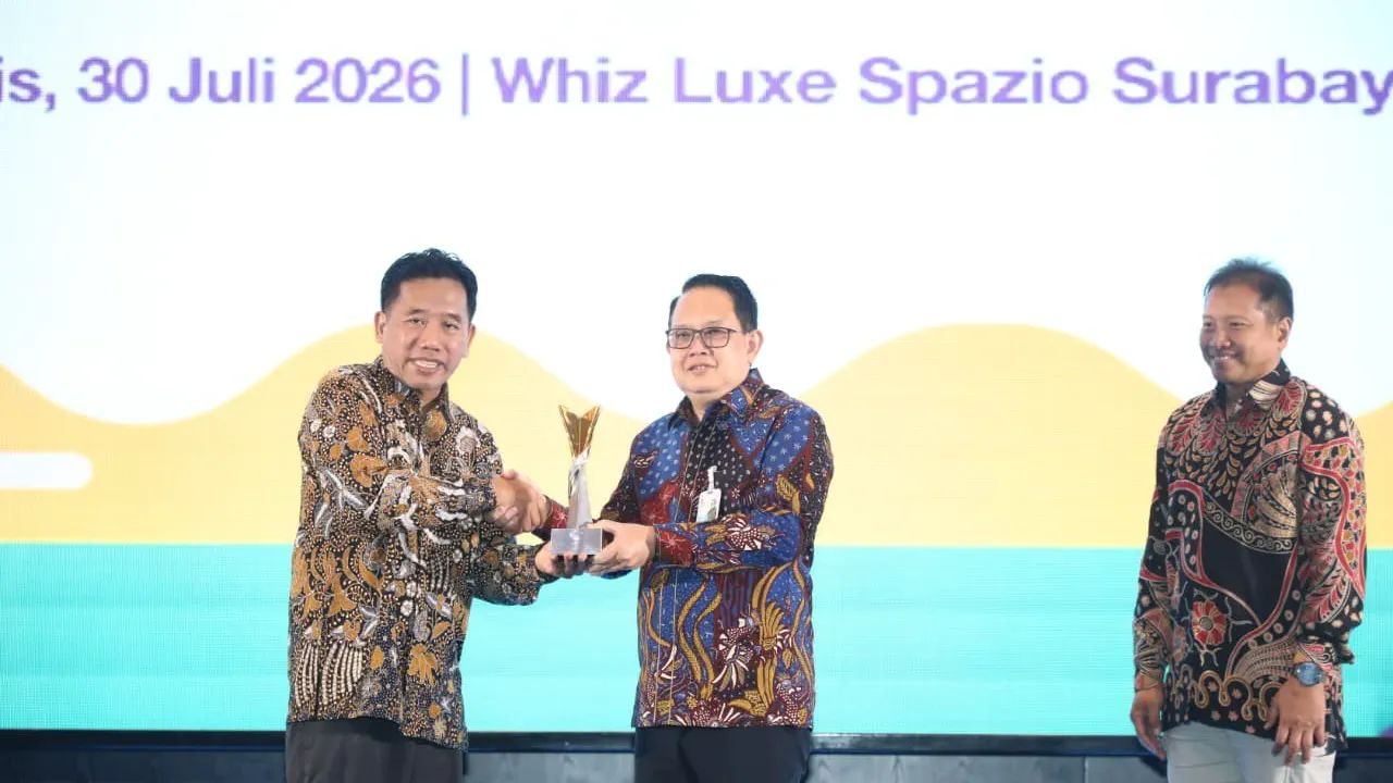 Gubernur Khofifah