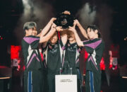 Skuad UNLIMIT merayakan keberhasilan menjuarai cabang Apex Legends Esports World Cup 2026 di Paris. Tim asal Jepang itu memastikan gelar setelah melakukan comeback dramatis pada babak grand final