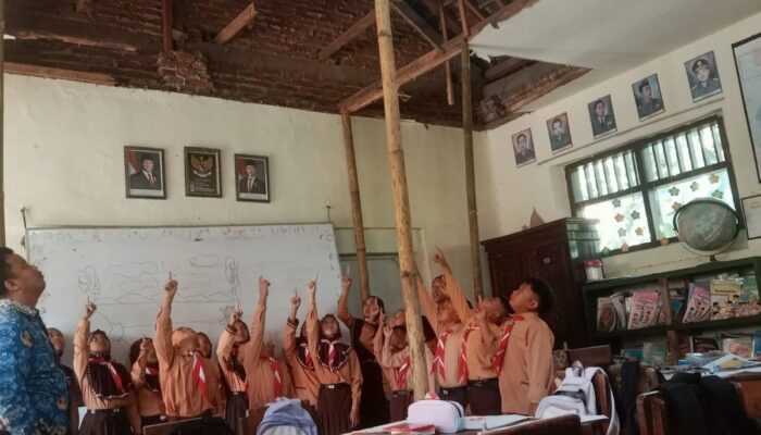 Kelas Ambrol, 37 Siswa Diungsikan
