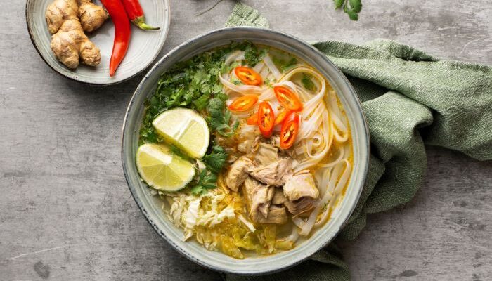 Cara Membuat Soto Lamongan Asli, Lengkap dengan Resep Kuah Kuning Gurih dan Koya