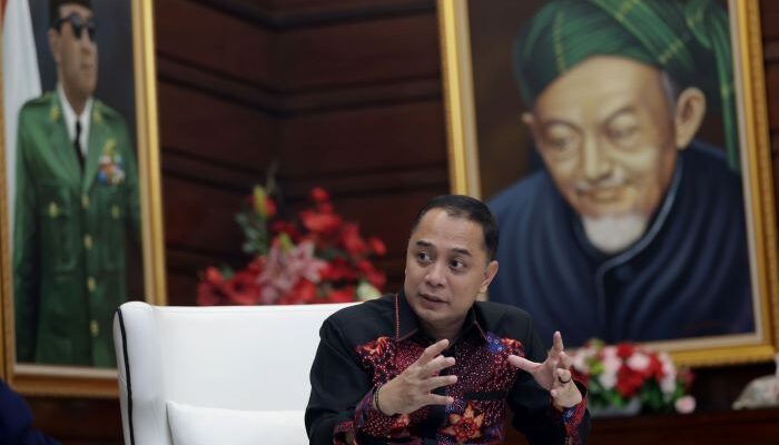 Wali Kota Eri Terbitkan SE Larangan Pungutan RT/RW di Surabaya, Hanya Tiga Jenis Iuran yang Diizinkan