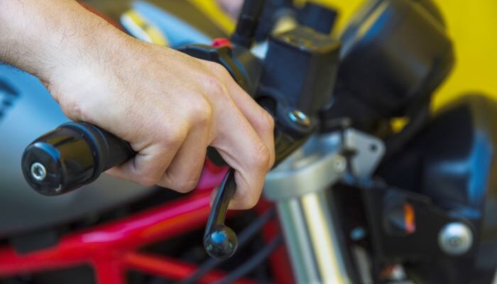 Kenapa Motor Sulit Distarter? Kenali 10 Faktor Utama agar Kendaraan Tetap Prima