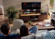 Netflix dikabarkan tengah mengembangkan kanal TV live 24 jam dengan jadwal tayangan layaknya televisi konvensional. Strategi ini menjadi upaya baru menghadapi persaingan layanan streaming global.