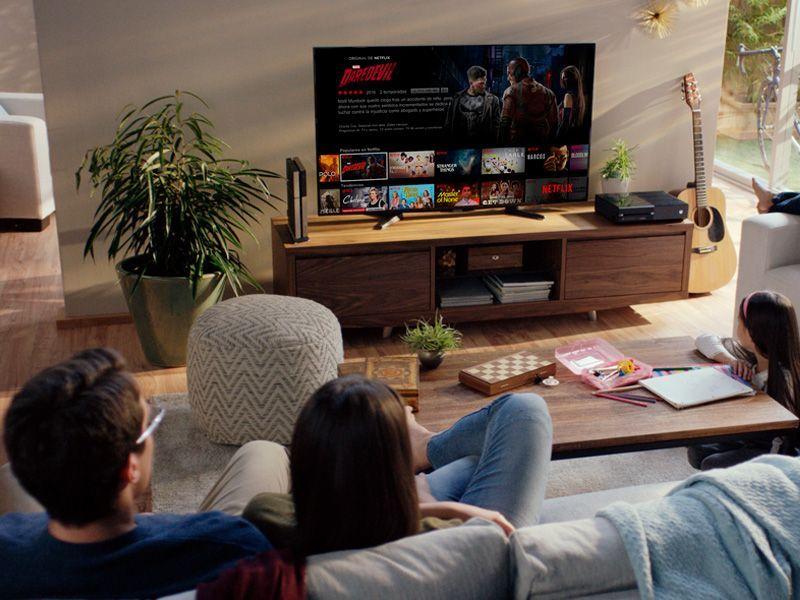 Netflix dikabarkan tengah mengembangkan kanal TV live 24 jam dengan jadwal tayangan layaknya televisi konvensional. Strategi ini menjadi upaya baru menghadapi persaingan layanan streaming global.