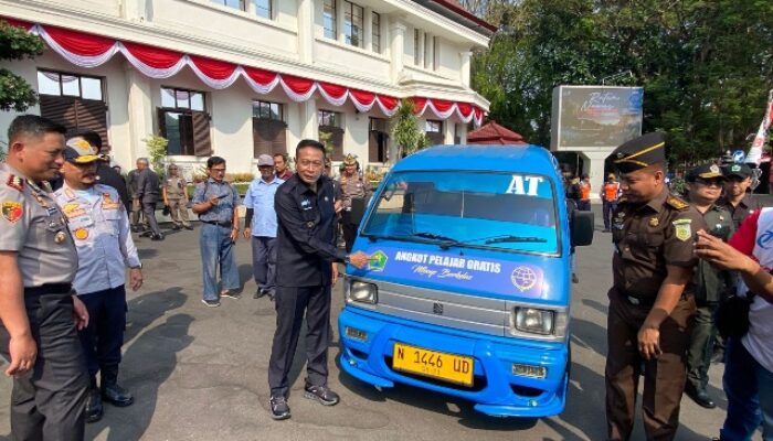 Angkutan Pelajar Gratis Diluncurkan di Malang
