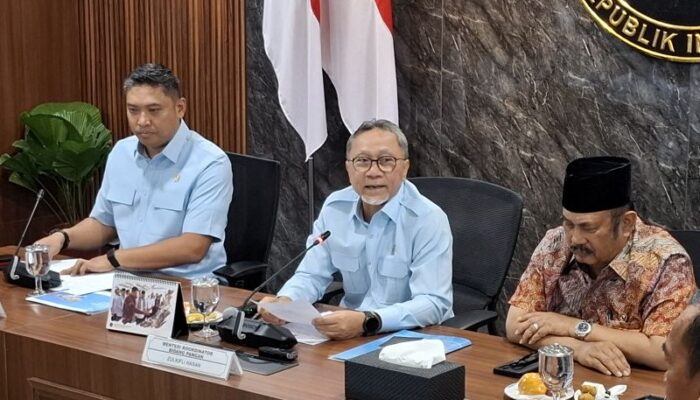 Zulhas Targetkan Tata Kelola MBG Beres Oktober