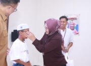 13 Pelajar Terima Kacamata Gratis