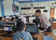 Polisi Dampingi Siswa Belajar AI