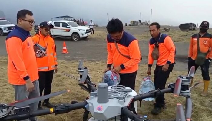 Karhutla Bromo Hanguskan 70 Hektare, BPBD Jatim Terjunkan Drone Water Spray dan Helikopter