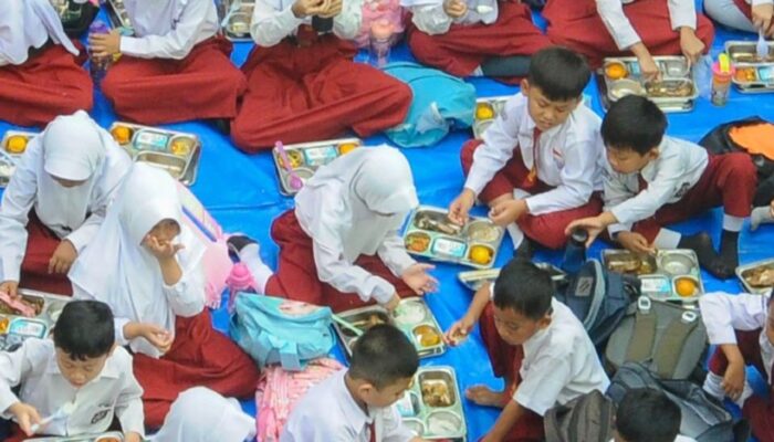 BGN Ingatkan Siswa, MBG Jangan Dibawa Pulang